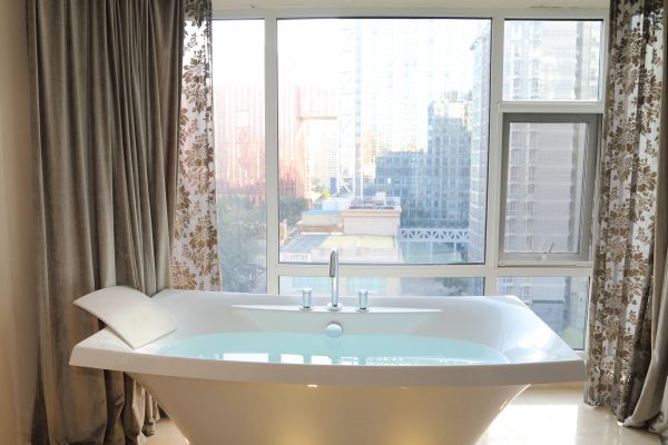 Lewes Bathtub Installation